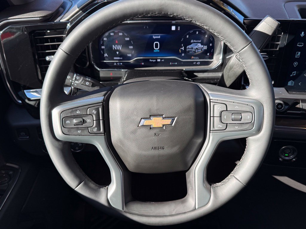 Used 2023 Chevrolet Silverado 1500 LT AWD/4WD image 16