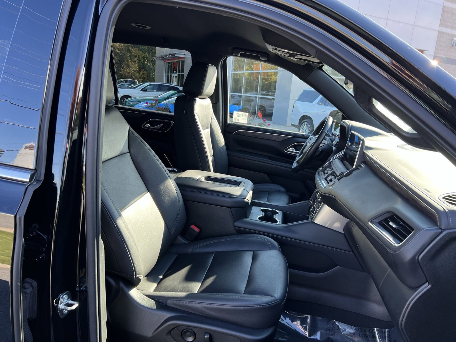 Used 2022 Chevrolet Tahoe LT w/ Luxury Package image 26