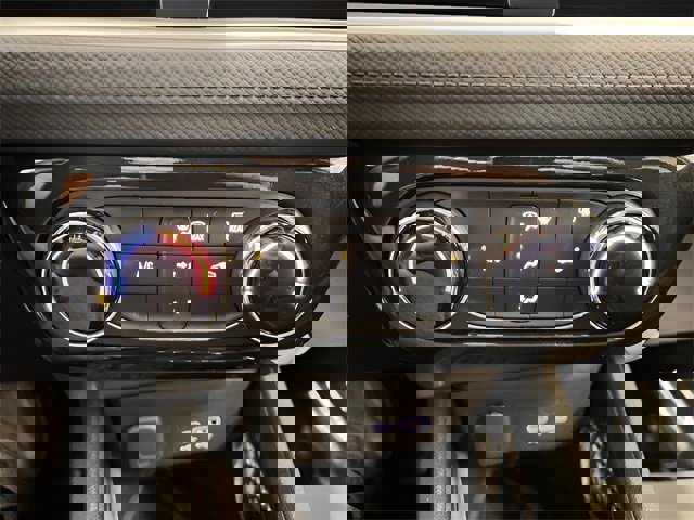 Used 2025 Chevrolet TrailBlazer LT image 24