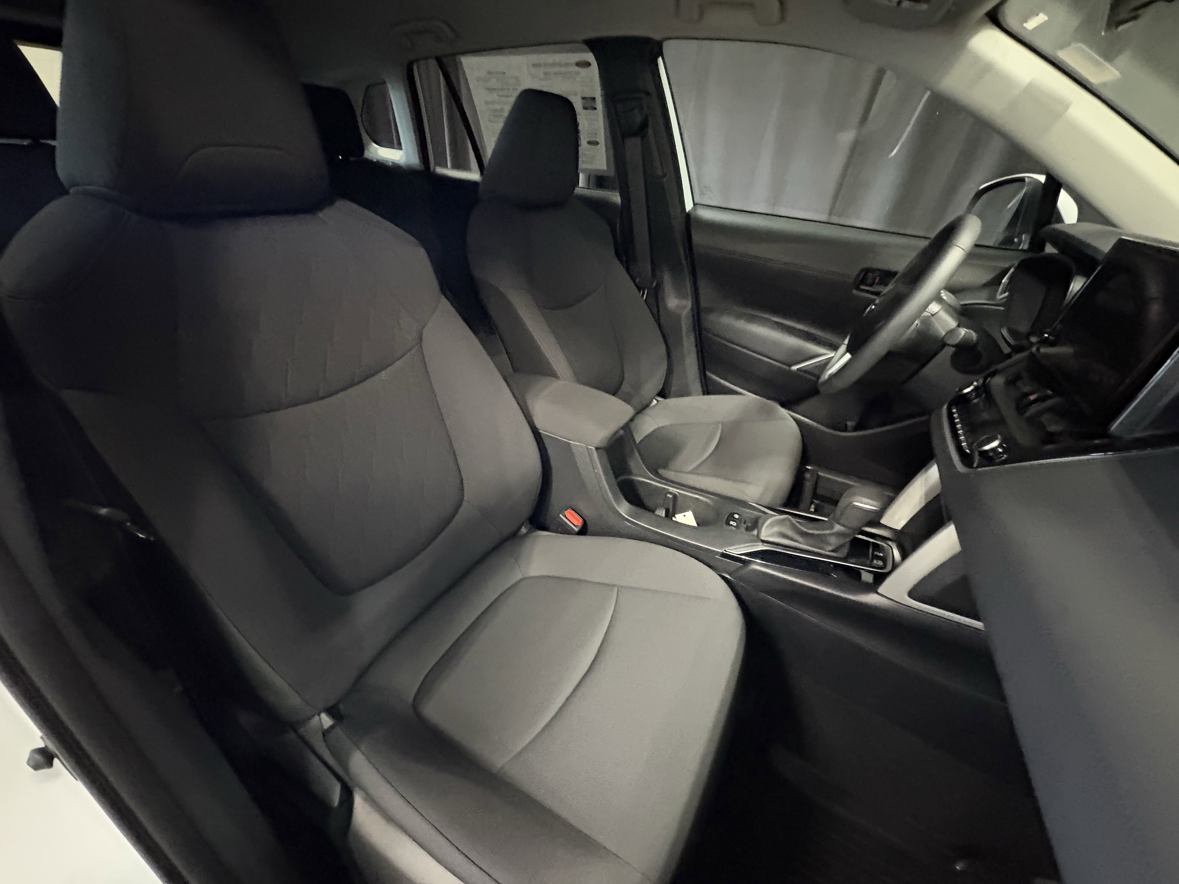 Certified 2024 Toyota Corolla Cross LE image 38