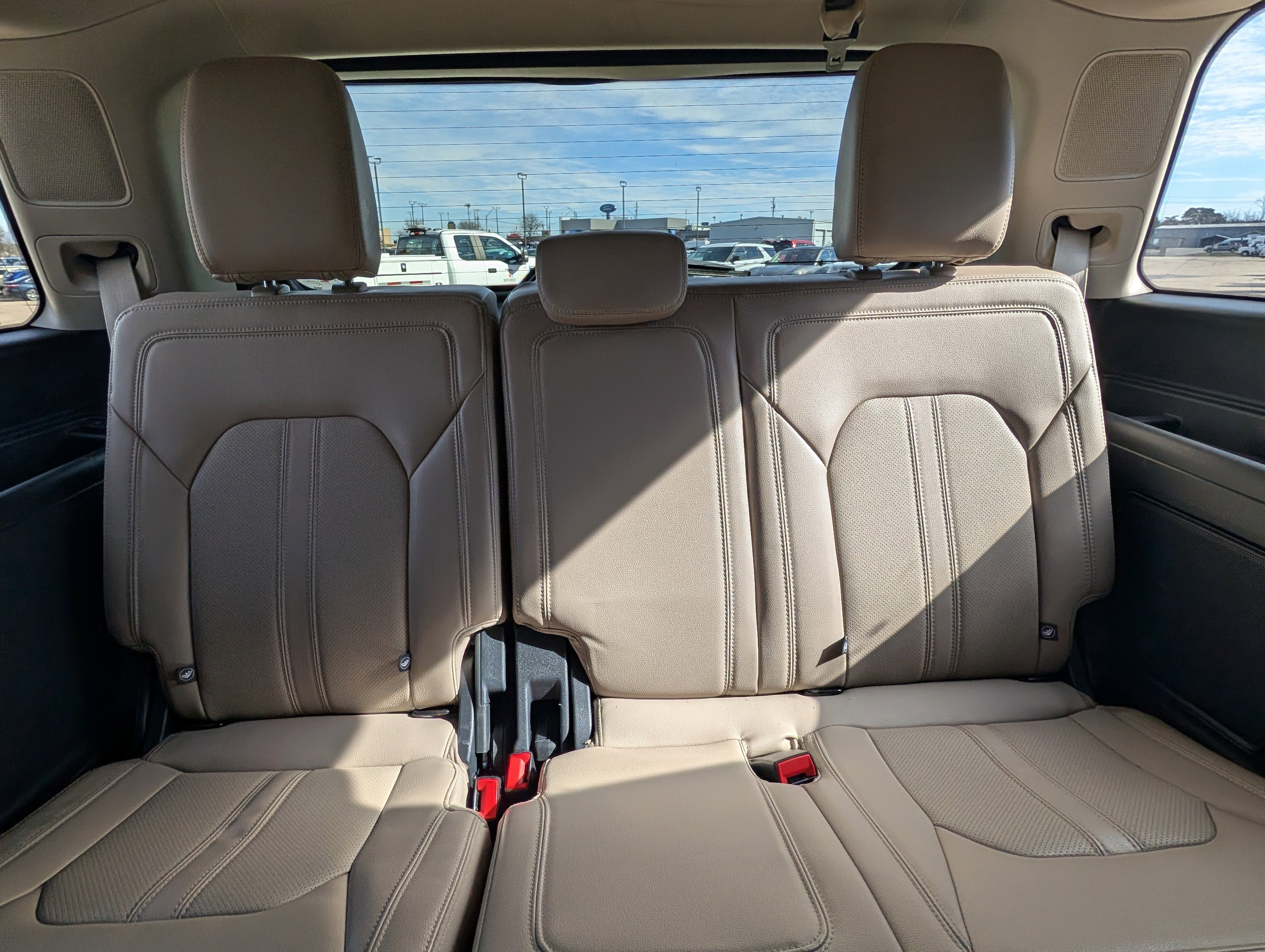 Used 2024 Ford Expedition Limited image 32