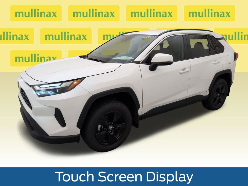Used 2025 Toyota RAV4 XLE AWD/4WD image 11