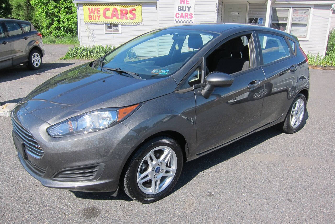 Used 2017 Ford Fiesta SE FWD image 1