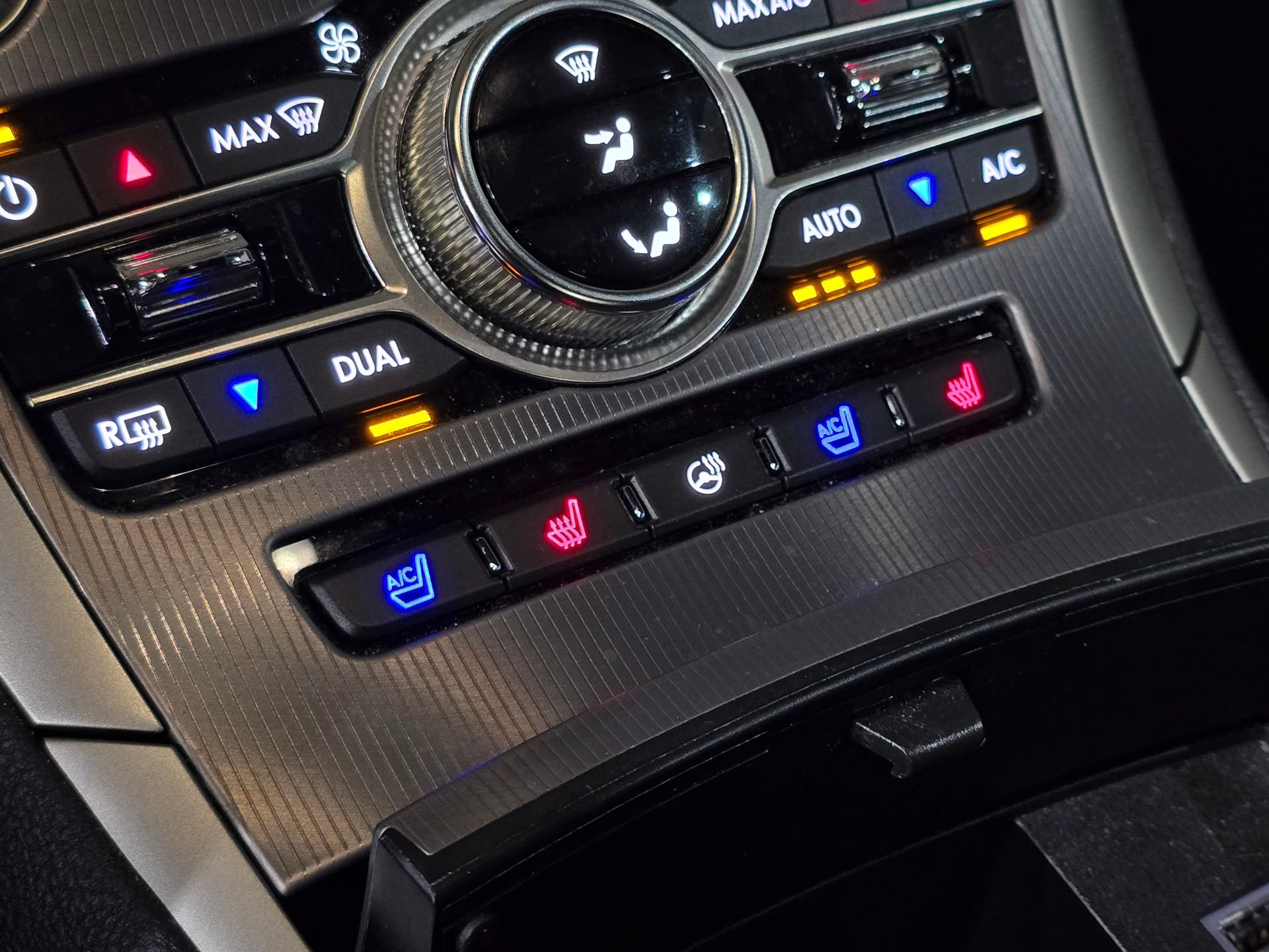 Used 2020 Lincoln MKZ Reserve w/ Luxury Package image 38