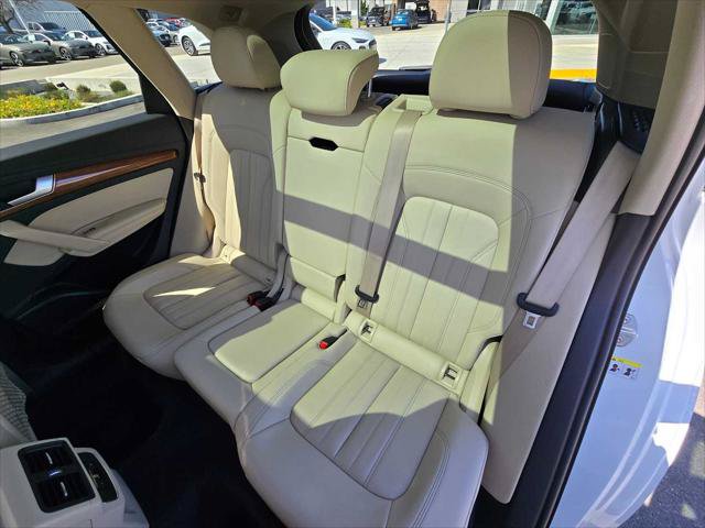 Used 2021 Audi Q5 2.0T Premium Plus w/ Premium Plus Package AWD/4WD image 17