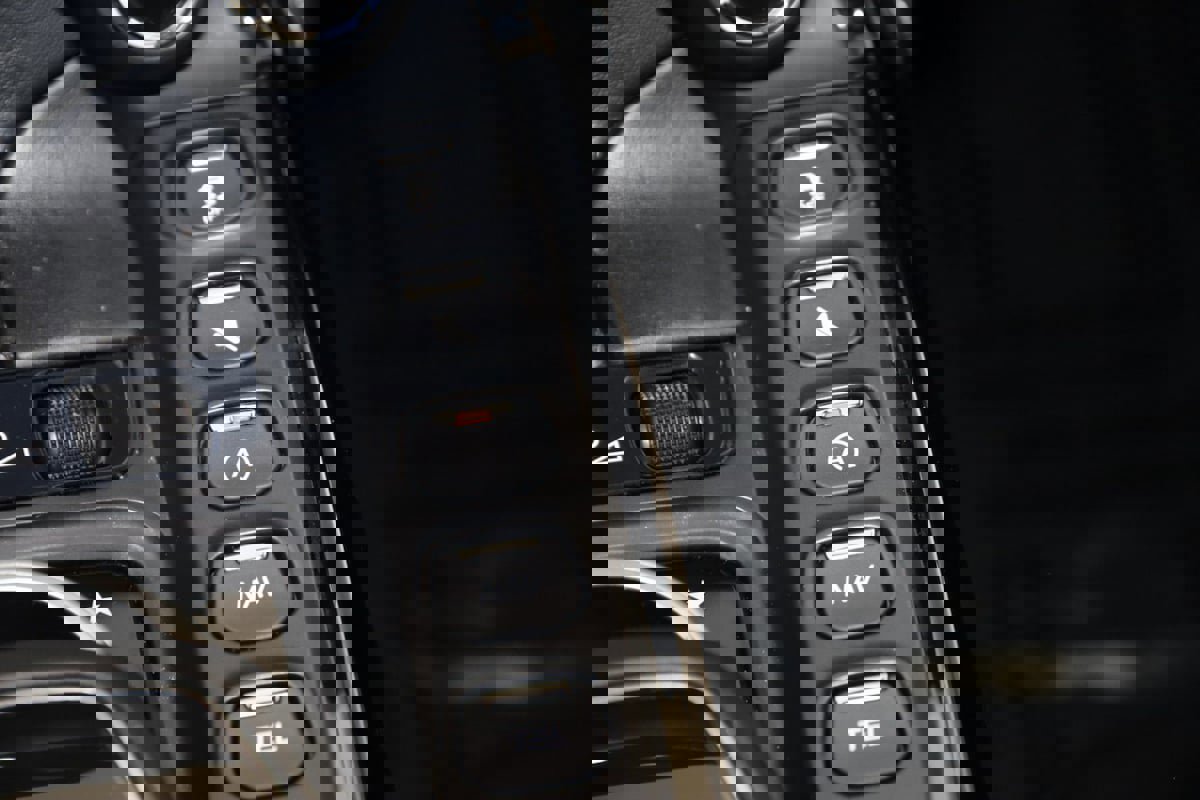 Used 2019 Aston Martin V8 Vantage Coupe image 23