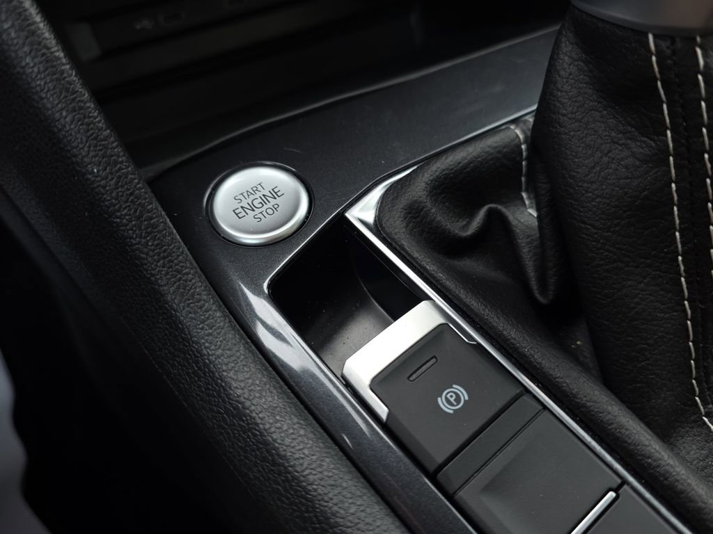 Used 2024 Volkswagen Tiguan SE image 24