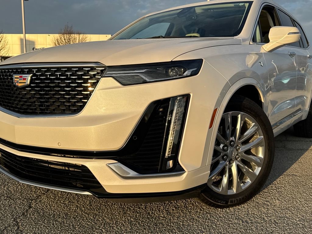 Certified 2023 Cadillac XT6 Premium Luxury image 2