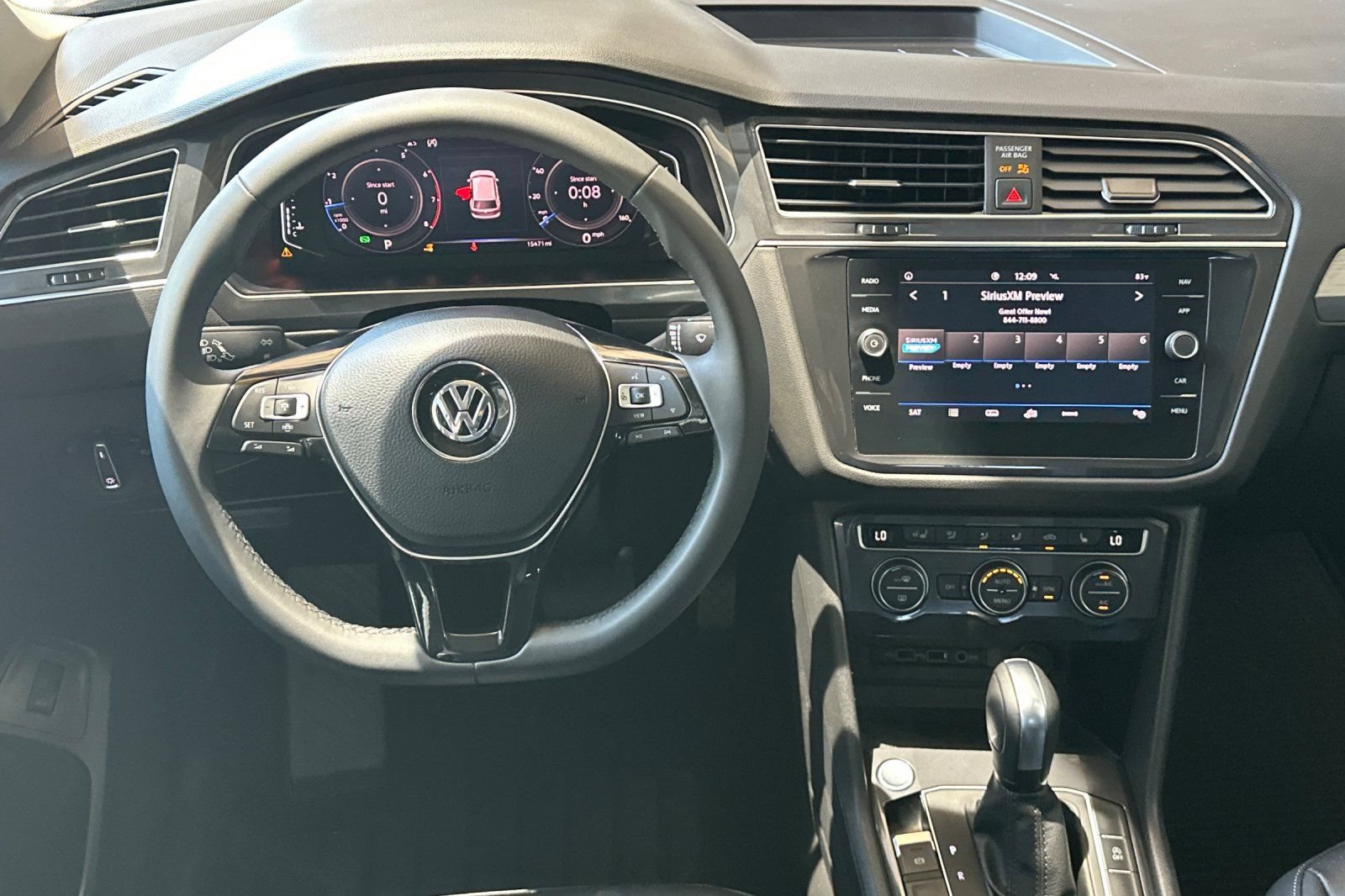 Used 2020 Volkswagen Tiguan SEL FWD image 14