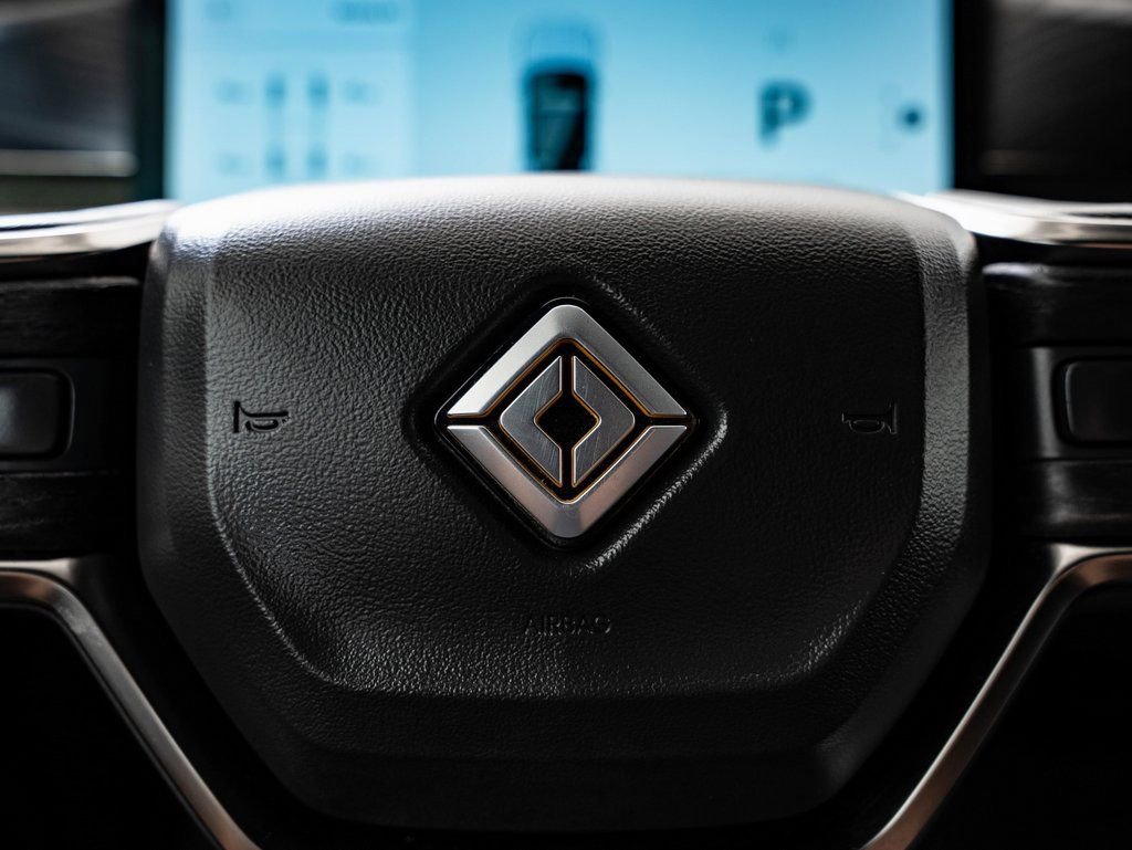 Used 2023 Rivian R1S Adventure image 34