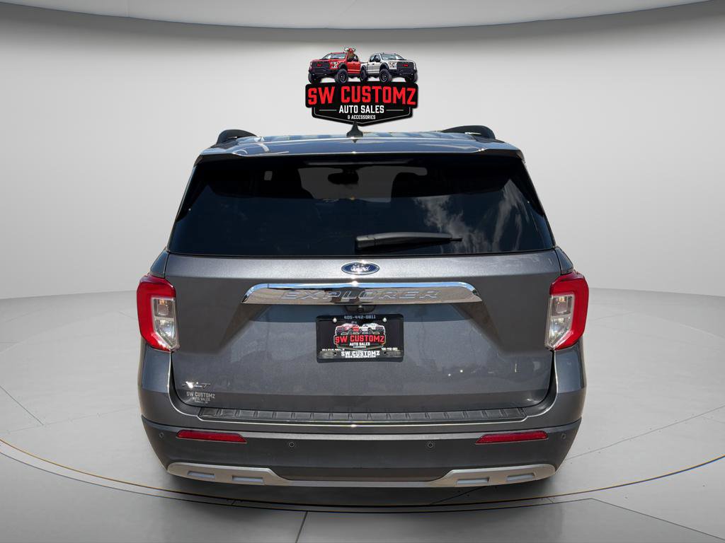 Used 2024 Ford Explorer XLT w/ Equipment Group 202A image 6