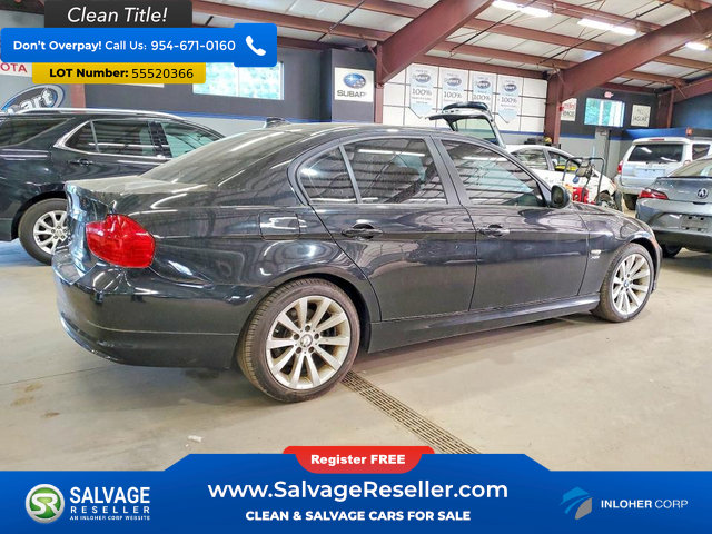 Used 2011 BMW 328i xDrive Sedan AWD/4WD image 4
