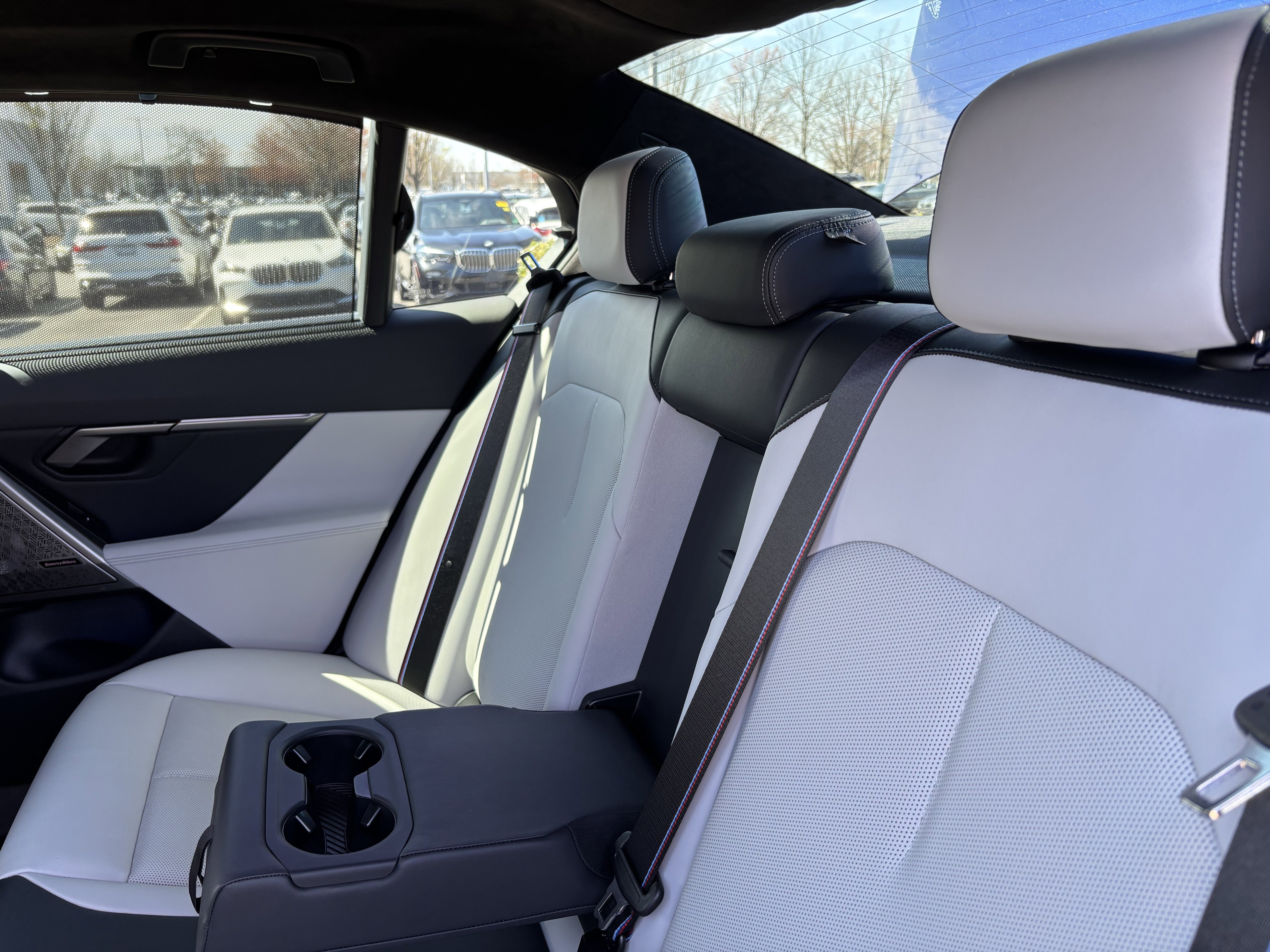 Used 2025 BMW M5 w/ Carbon Package AWD/4WD image 33