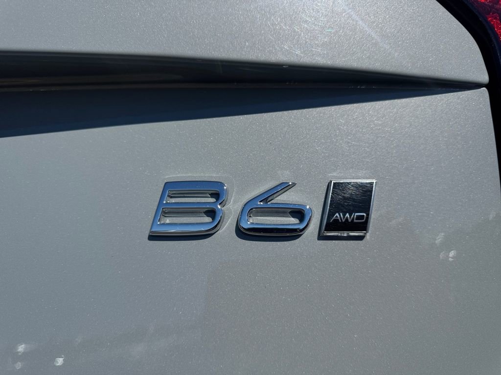 Certified 2025 Volvo XC90 B6 Plus image 9