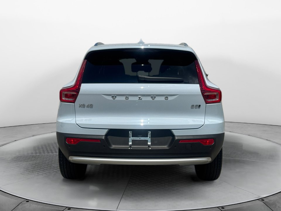Certified 2025 Volvo XC40 B5 Ultra AWD/4WD image 6