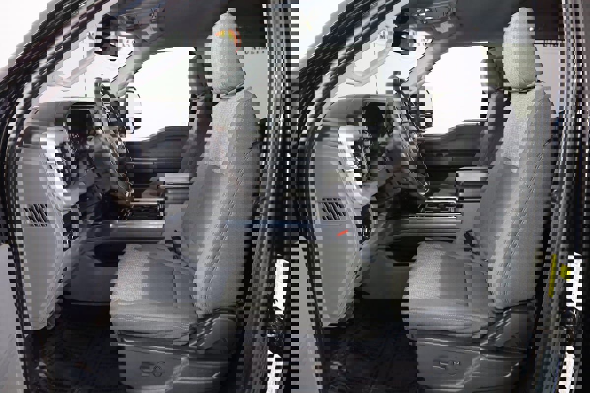 Used 2023 Ford F450 XLT w/ FX4 Off-Road Package image 10