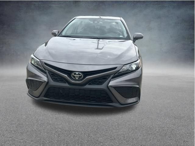 Used 2024 Toyota Camry SE FWD image 2