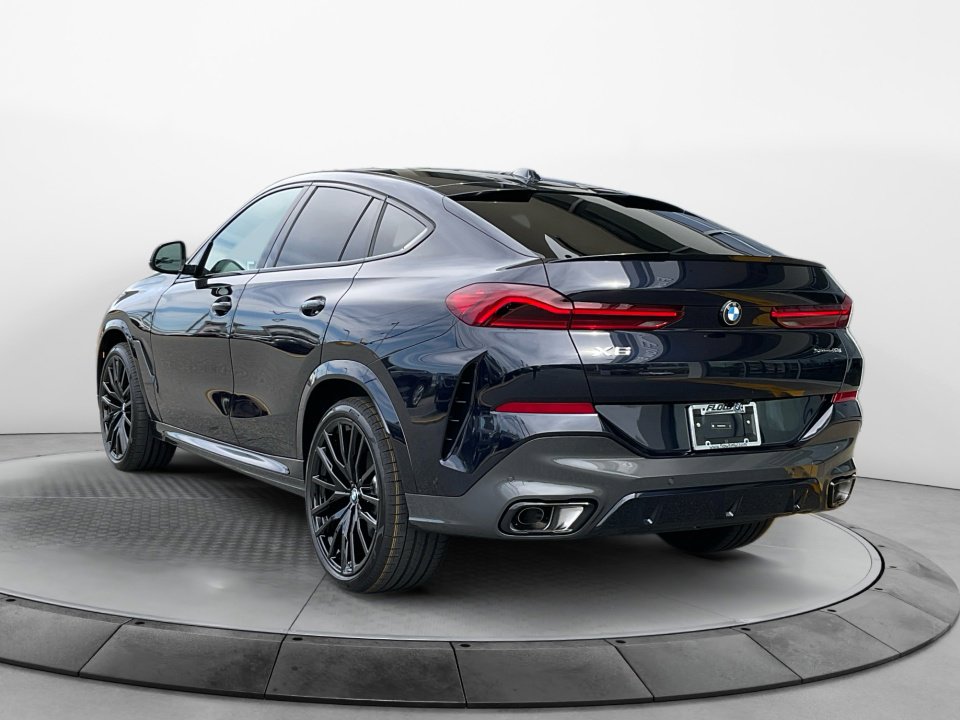 New 2026 BMW X6 xDrive40i w/ Climate Comfort Package image 5