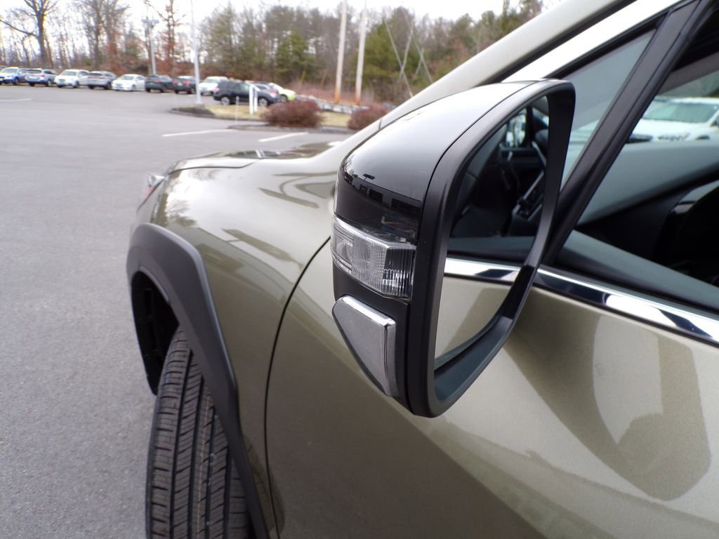 Used 2023 Subaru Outback Premium image 3