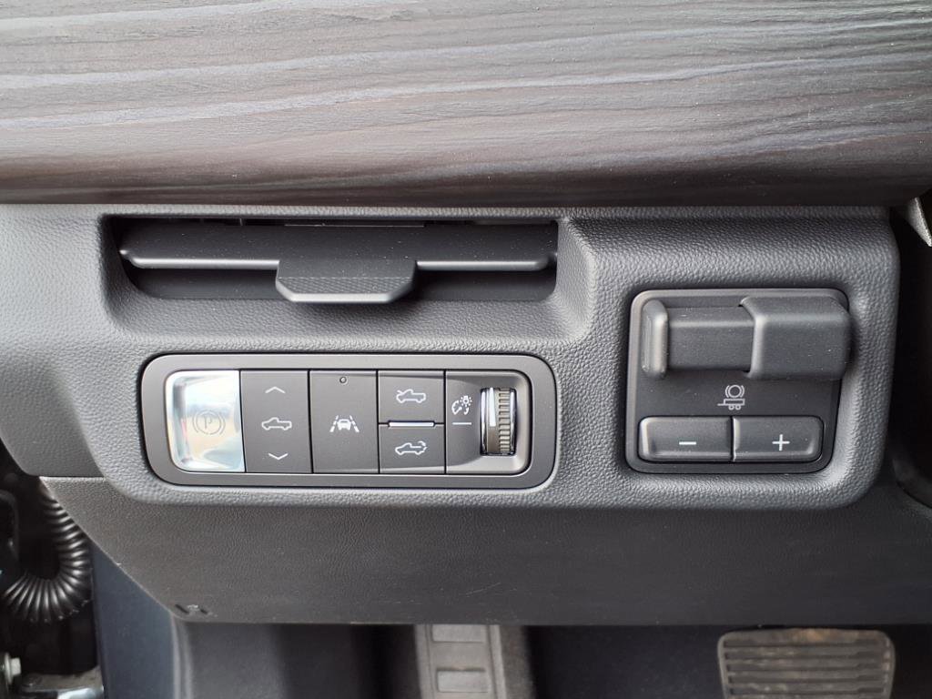 New 2025 GMC Sierra EV Denali AWD/4WD image 17