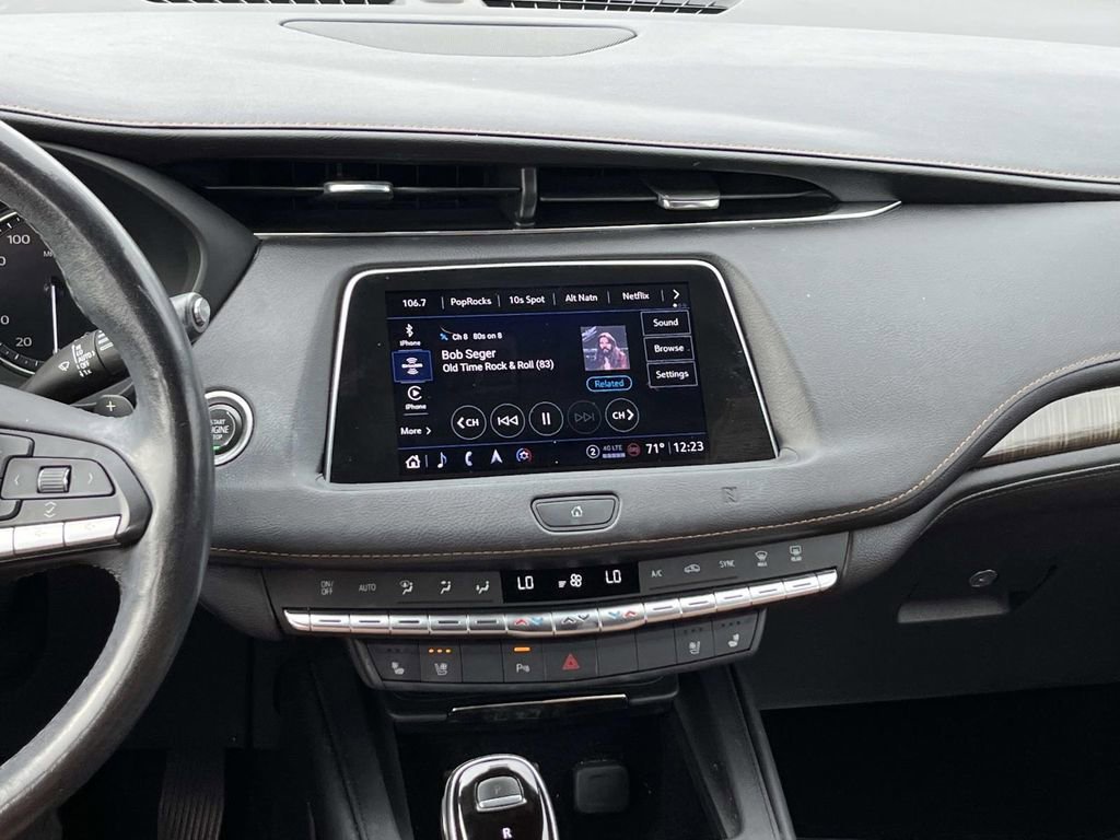 Used 2021 Cadillac XT4 Premium Luxury image 16