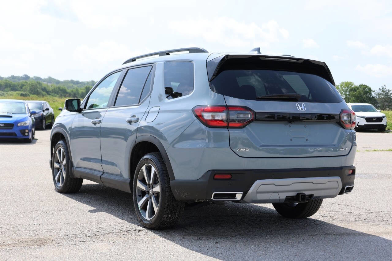 Used 2025 Honda Pilot Elite image 11