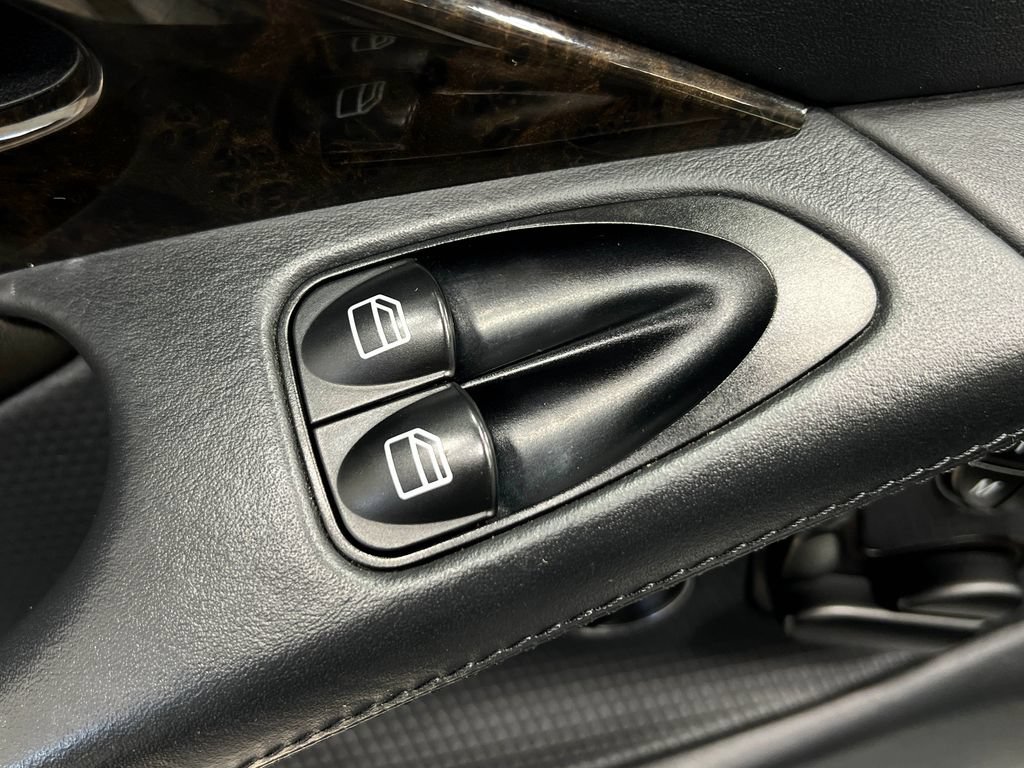 Used 2005 Mercedes-Benz SL 500 image 15