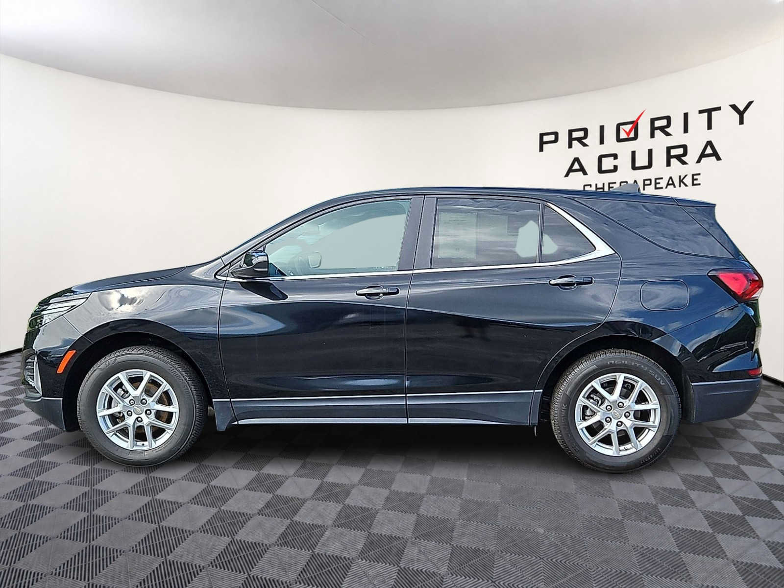 Used 2024 Chevrolet Equinox LT AWD/4WD image 7