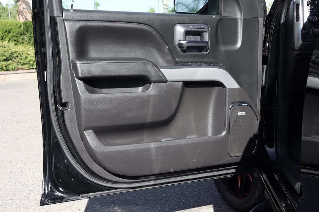 Used 2018 Chevrolet Silverado 1500 LTZ Z71 w/ Redline Edition AWD/4WD image 16