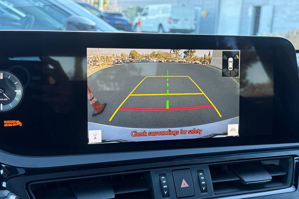 Used 2025 Lexus ES 300h w/ Premium Package image 18