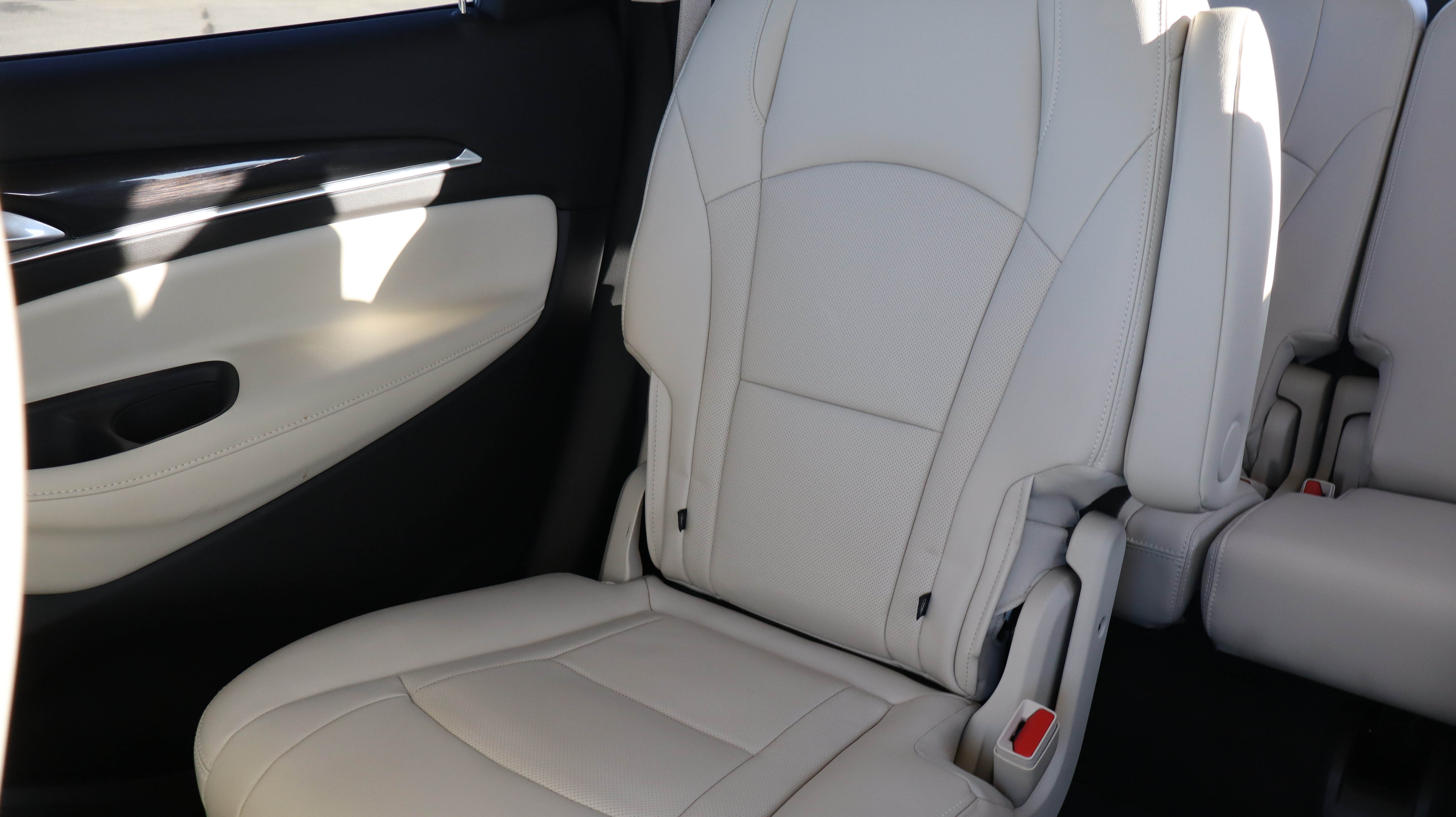 Certified 2022 Buick Enclave Premium w/ Surround and Sites Package AWD/4WD image 13