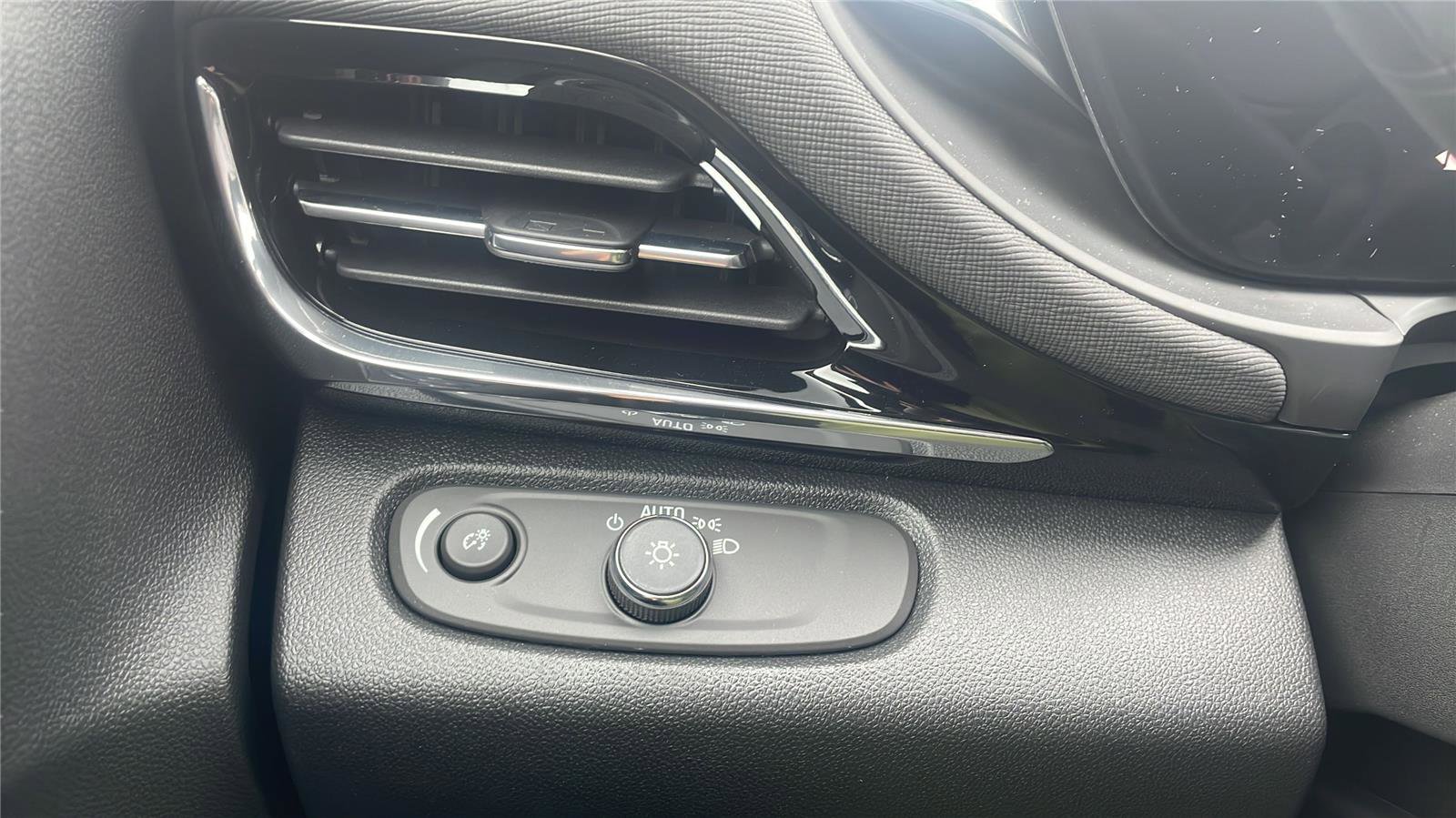 New 2026 Buick Envista Sport Touring w/ Convenience I Package image 13