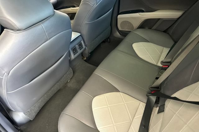 Used 2018 Toyota Camry XLE w/ Audio Package FWD image 16