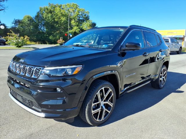 Used 2024 Jeep Compass Limited w/ Elite Group AWD/4WD image 11