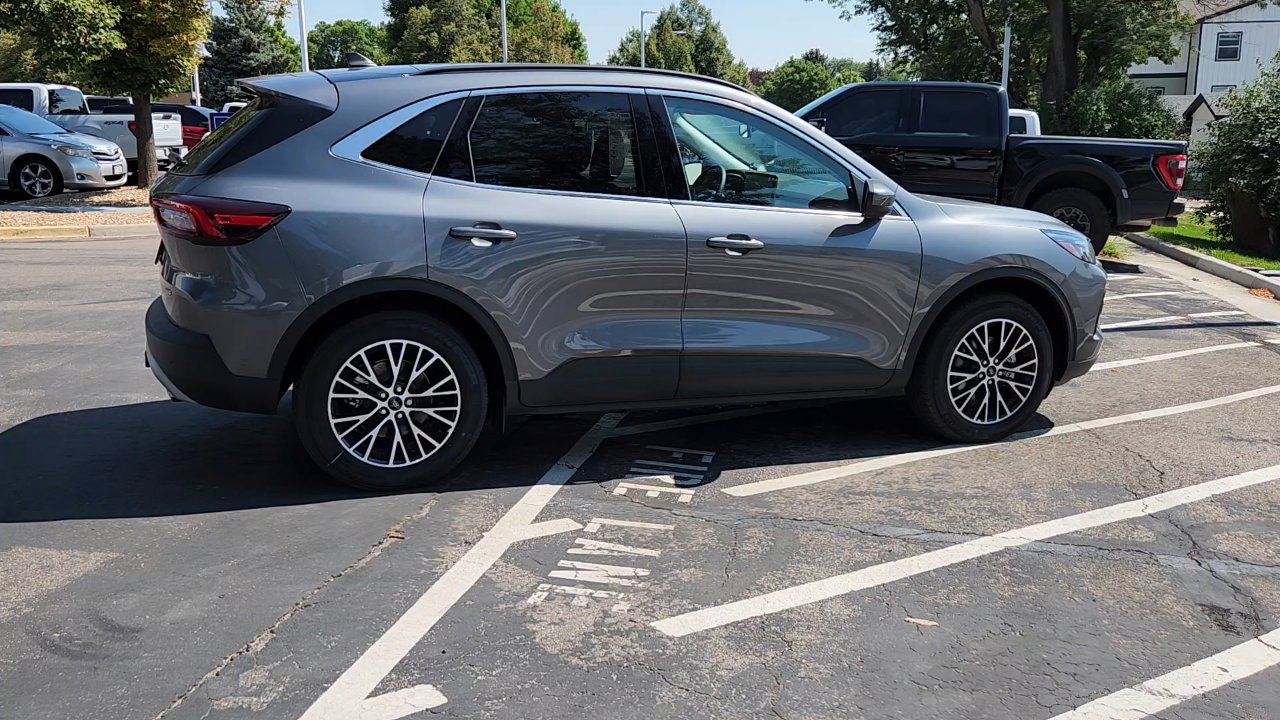 New 2024 Ford Escape SE w/ PHEV Premium Package image 8
