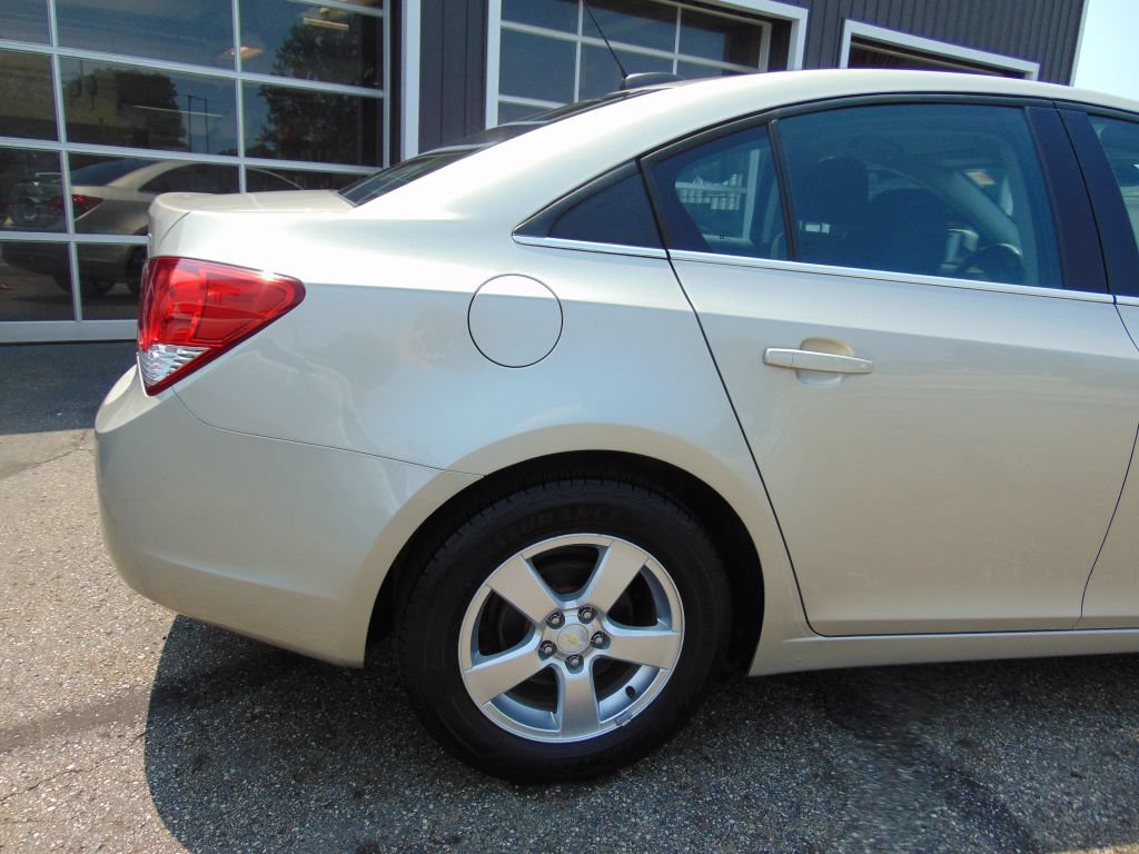 Used 2015 Chevrolet Cruze LT FWD image 14