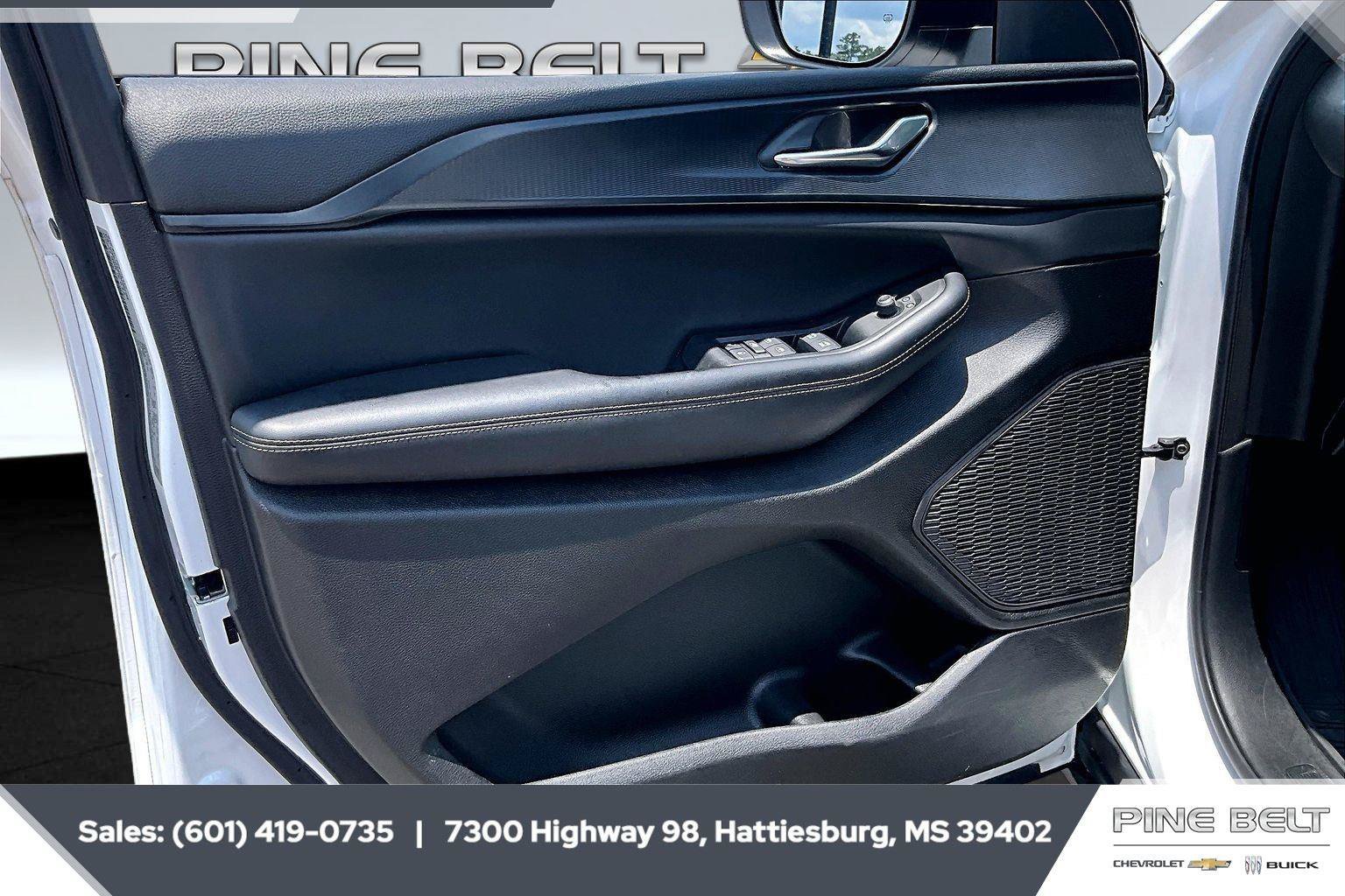 Used 2024 Jeep Grand Cherokee Laredo X RWD image 17
