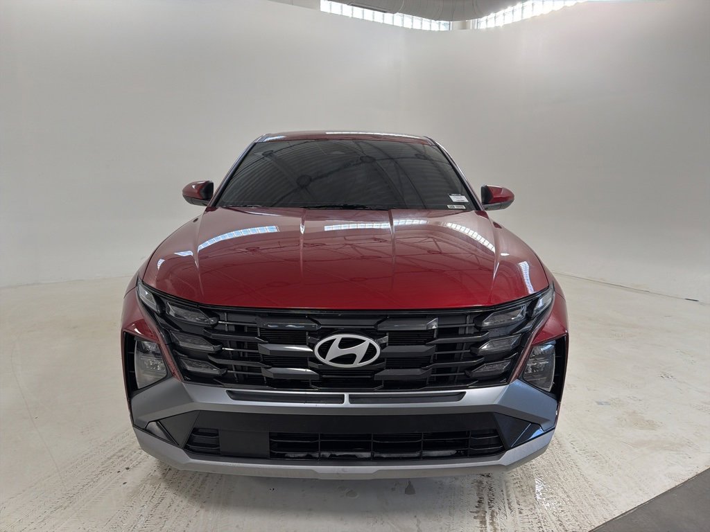 Certified 2025 Hyundai Tucson SE image 3
