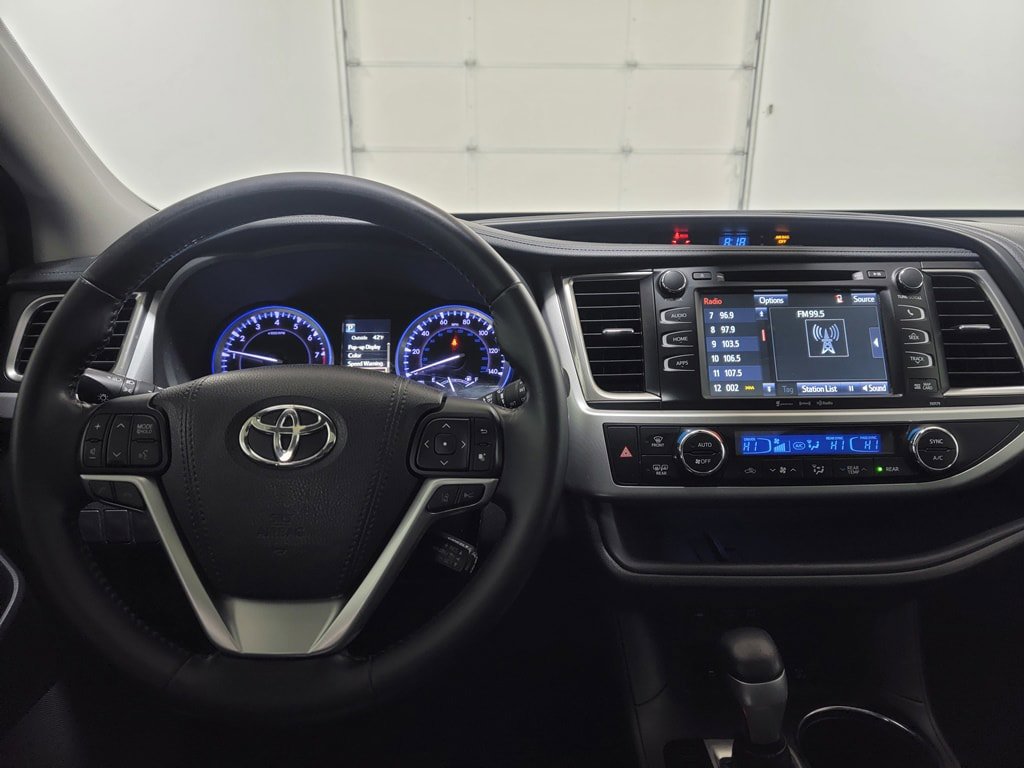 Used 2018 Toyota Highlander SE AWD/4WD image 12