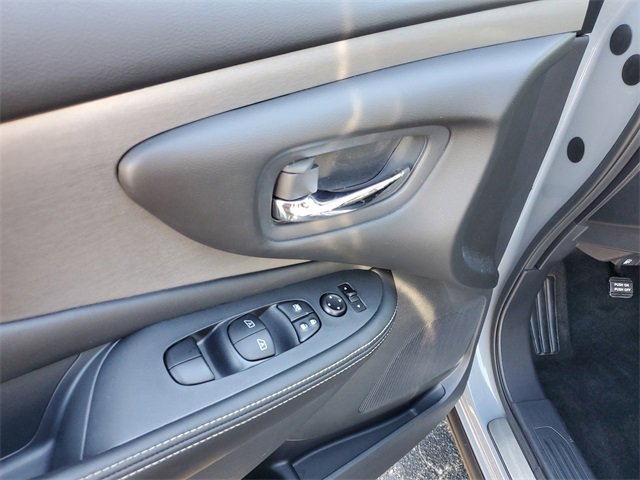 Certified 2024 Nissan Murano SV w/ SV Midnight Edition Package image 13