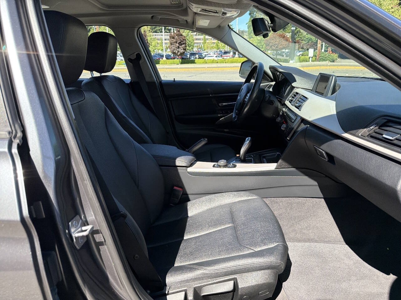 Used 2014 BMW 320i Sedan RWD image 16