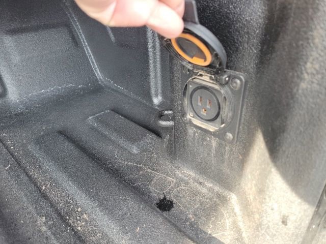 Used 2020 Chevrolet Silverado 1500 High Country w/ Technology Package AWD/4WD image 31