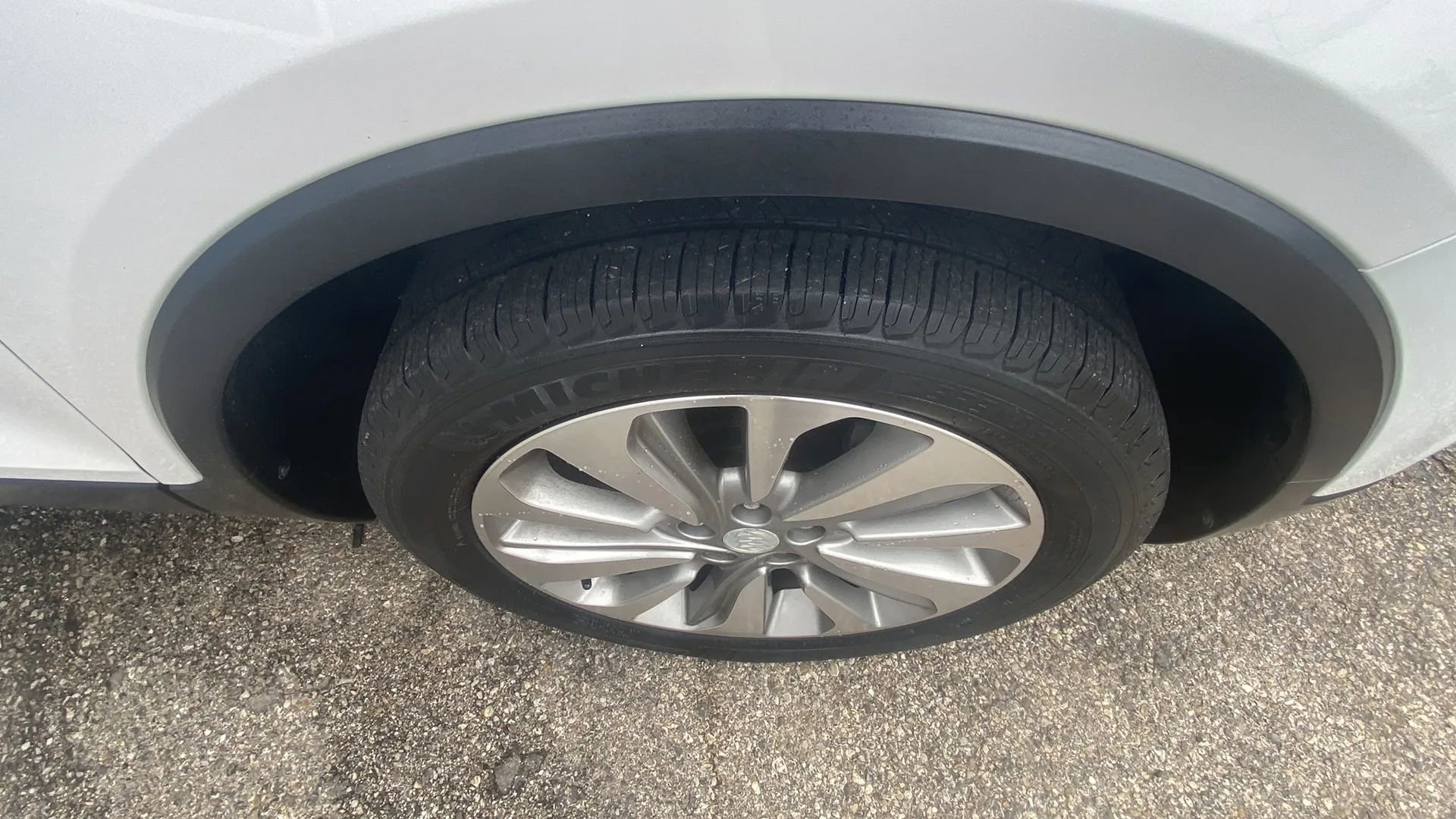 Used 2019 Buick Encore Preferred FWD image 17
