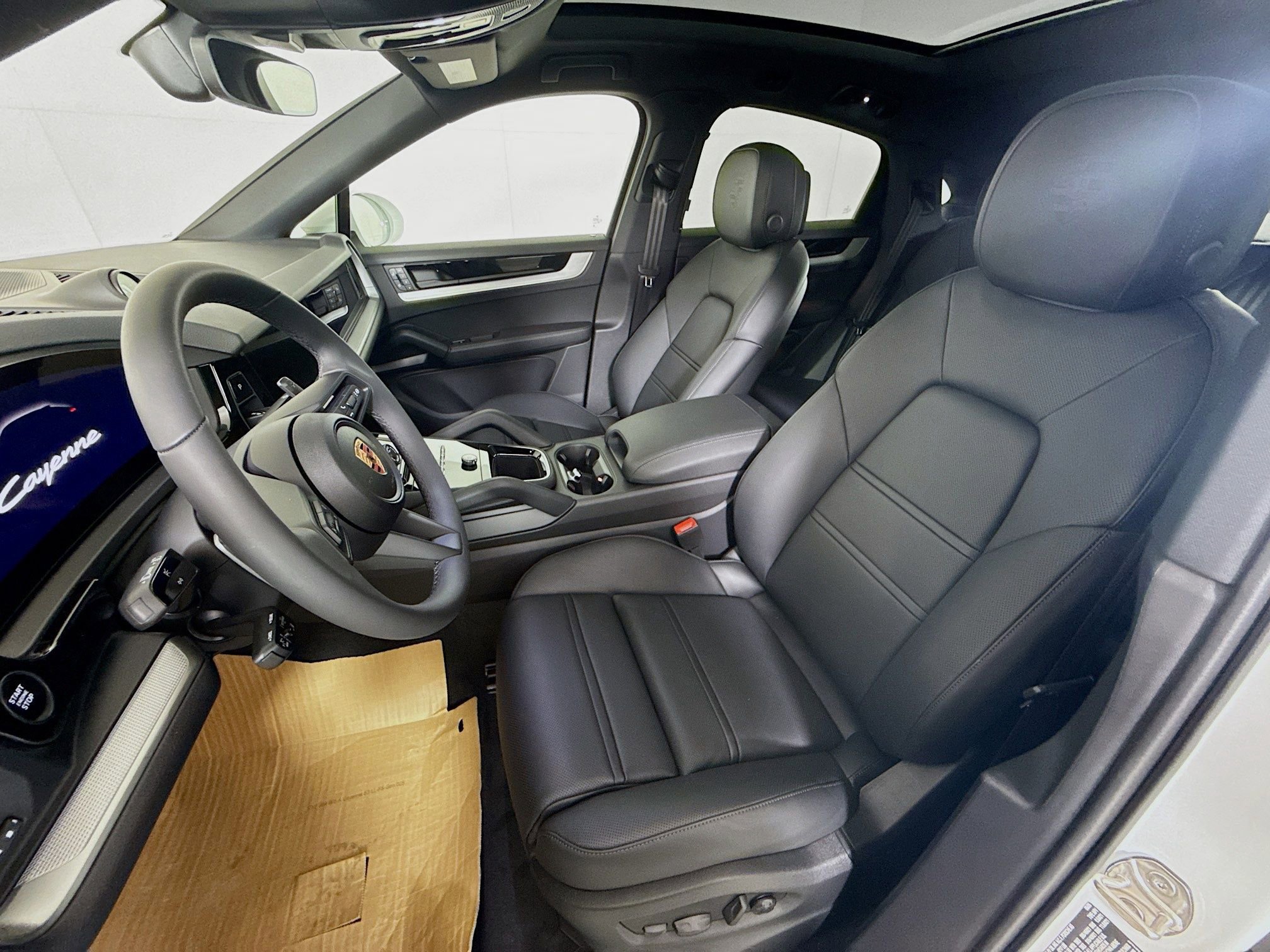 Certified 2025 Porsche Cayenne Coupe image 5