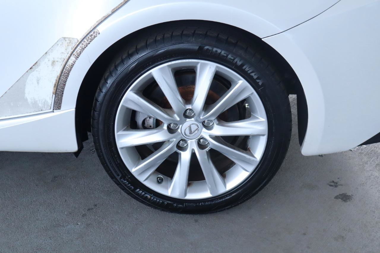 Used 2016 Lexus IS 200t RWD image 11