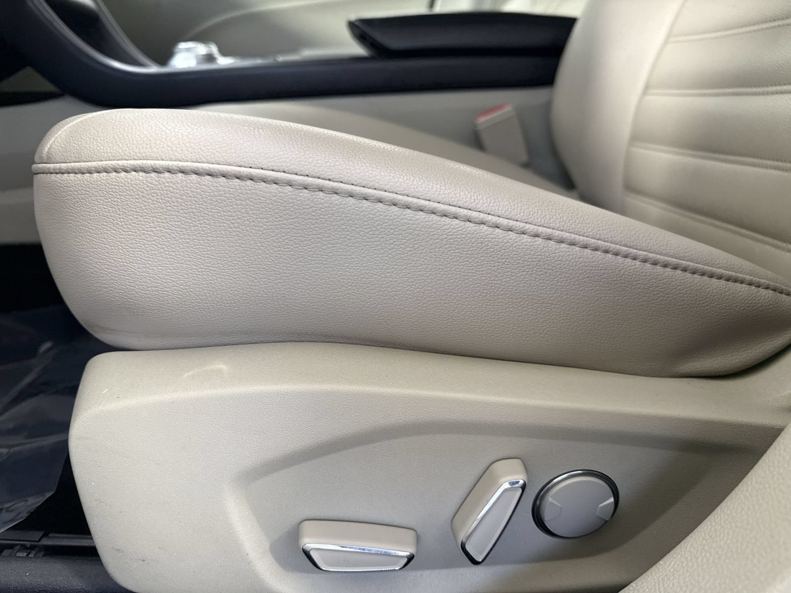 Used 2020 Ford Fusion SEL FWD image 20