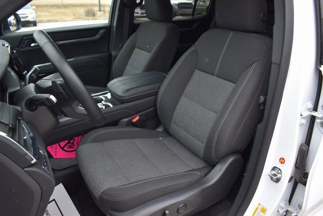 Used 2025 GMC Acadia Elevation image 13