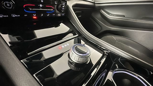 Certified 2023 Jeep Grand Cherokee Altitude image 28