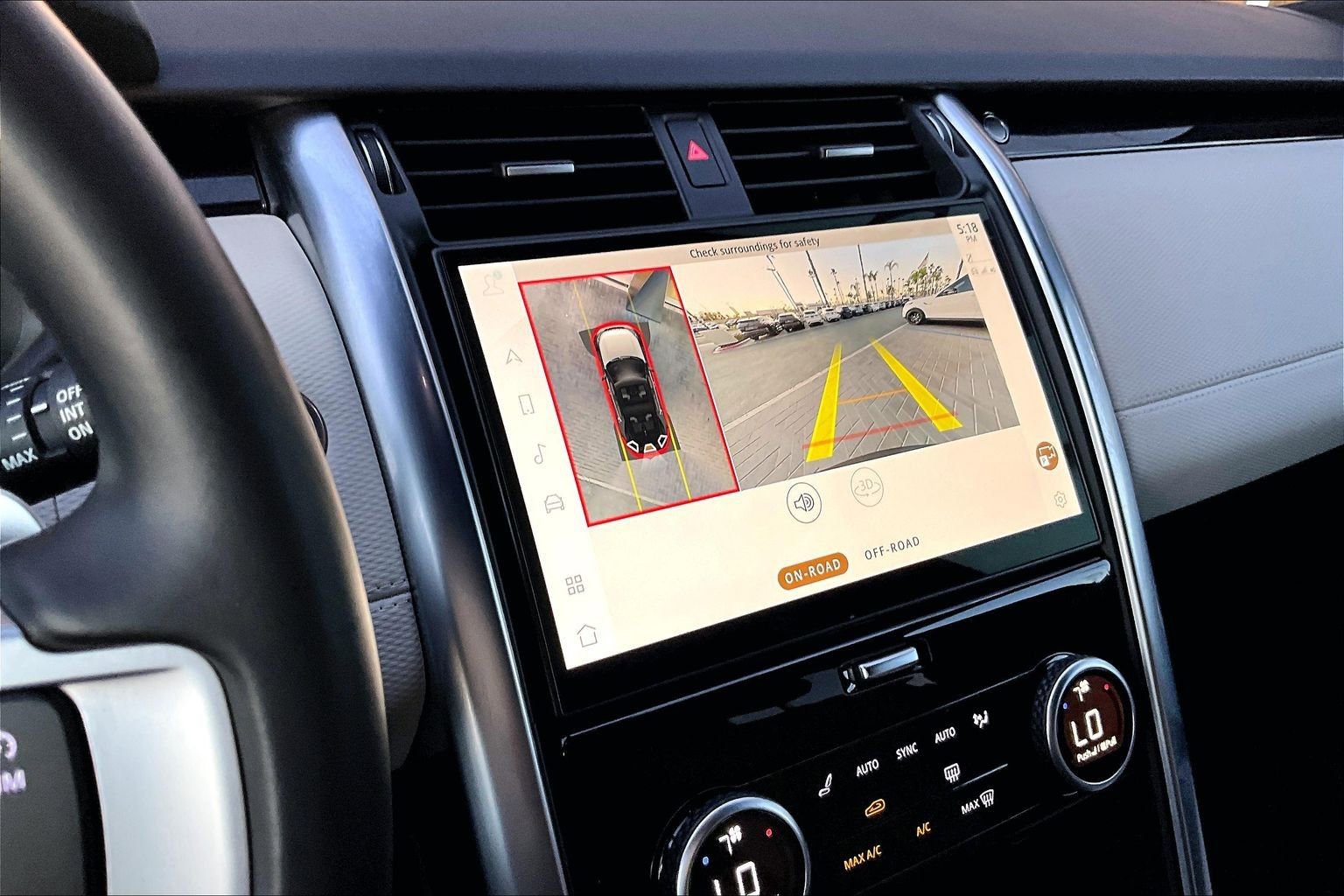 Used 2023 Land Rover Discovery S R-Dynamic image 20