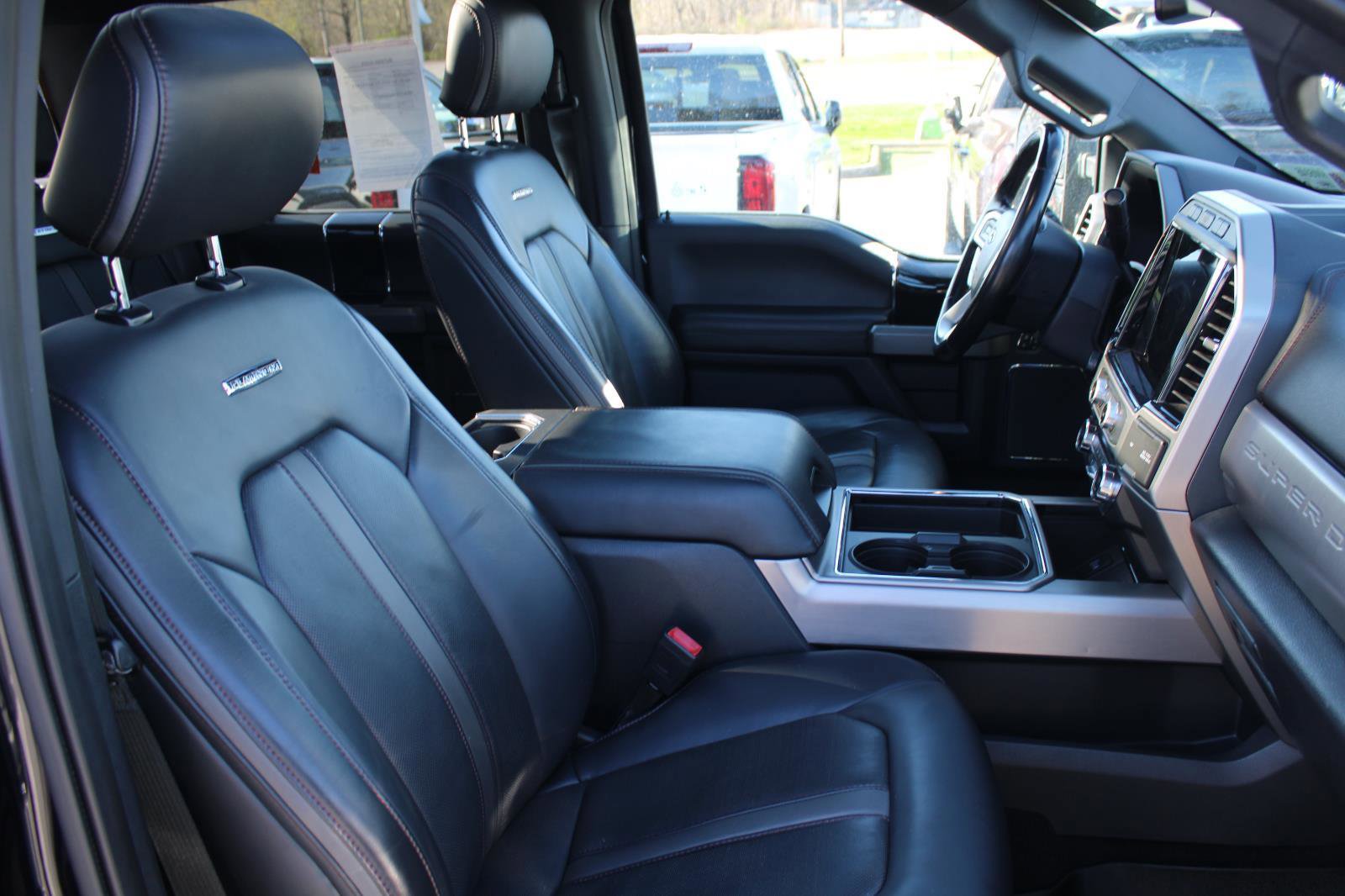 Used 2022 Ford F350 Platinum image 4